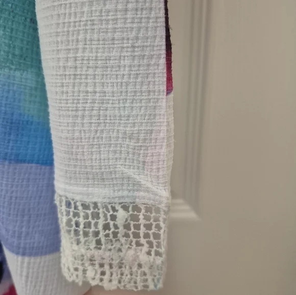 Jess And Jane Abstract Multicolor Tunic Top - Picture 4 of 7